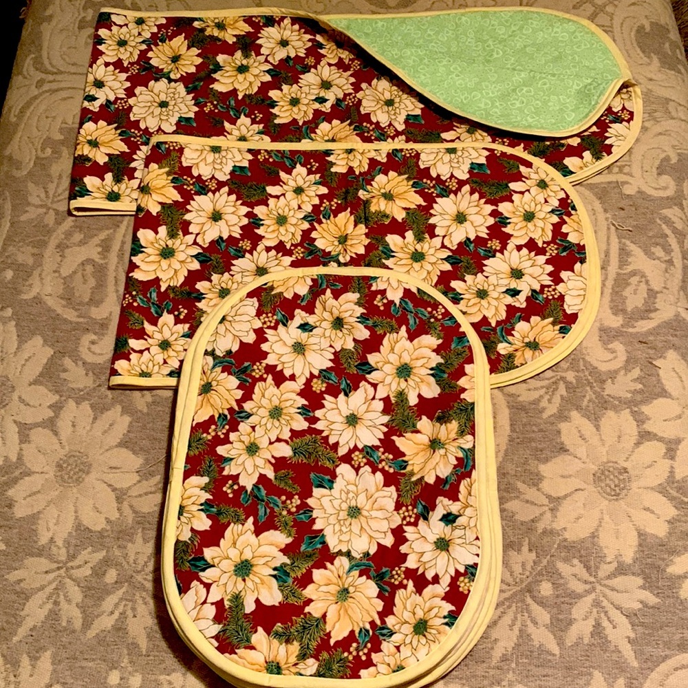 Homemade Christmas Placemats and 2 Tablerunners Bundle